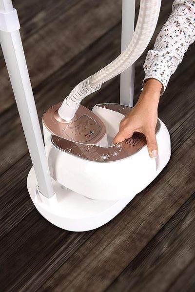 Black & Decker 2000W Vertical Steam Iron, 2L, White - GSTD2075-B5 - Image 4