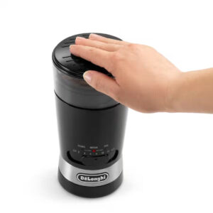 مطحنة قهوة وتوابل ديلونجي، 170 واط، أسود - KG210 - Image 3